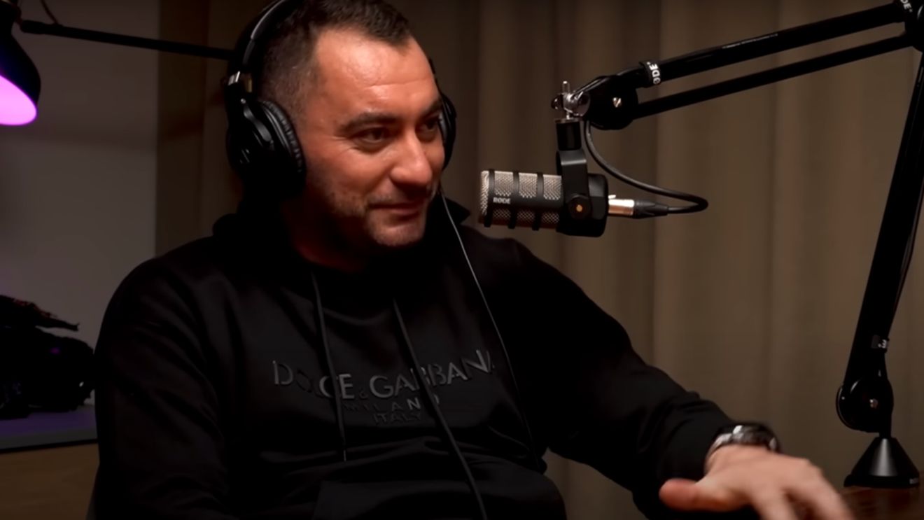 Pescobar s-a filmat cu altă femeie la mare, în timp ce Gianina stă acasă cu copilul nou-născut. Oamenii au intrat la bănuieli: "Sunteţi iubiţi?"