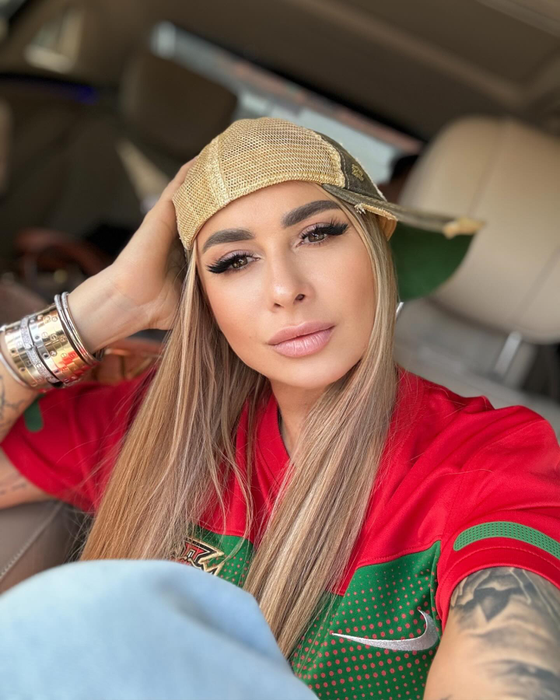 Anamaria Prodan i-a facut cadou Ferrari-ul lui Reghecampf de ziua lui