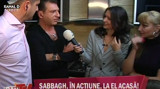 VIDEO Madalin Ionescu si Florin Axinte, impreuna cu sotiile si copii, au inceput din aceasta seara sa sarbatoreasca Craciunul la nasul lor acasa, Christian Sabbagh