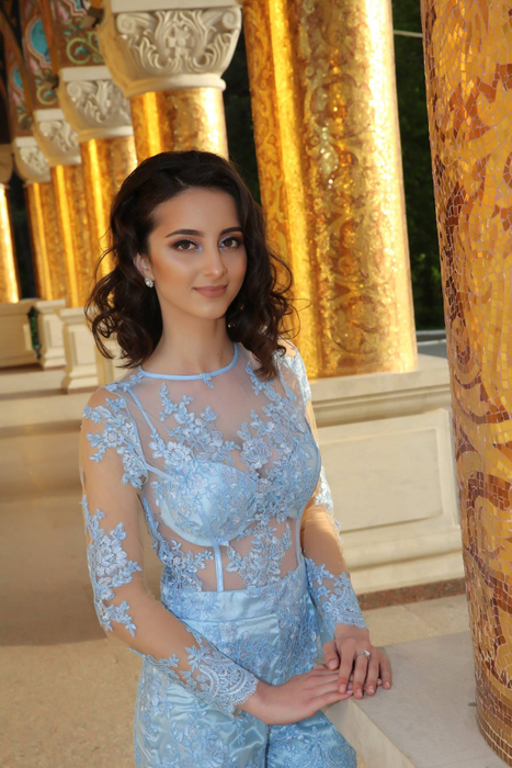 Adriana, una dintre cele trei eleve din Ialomița care au luat 10 pe linie la examenul de bacalaureat