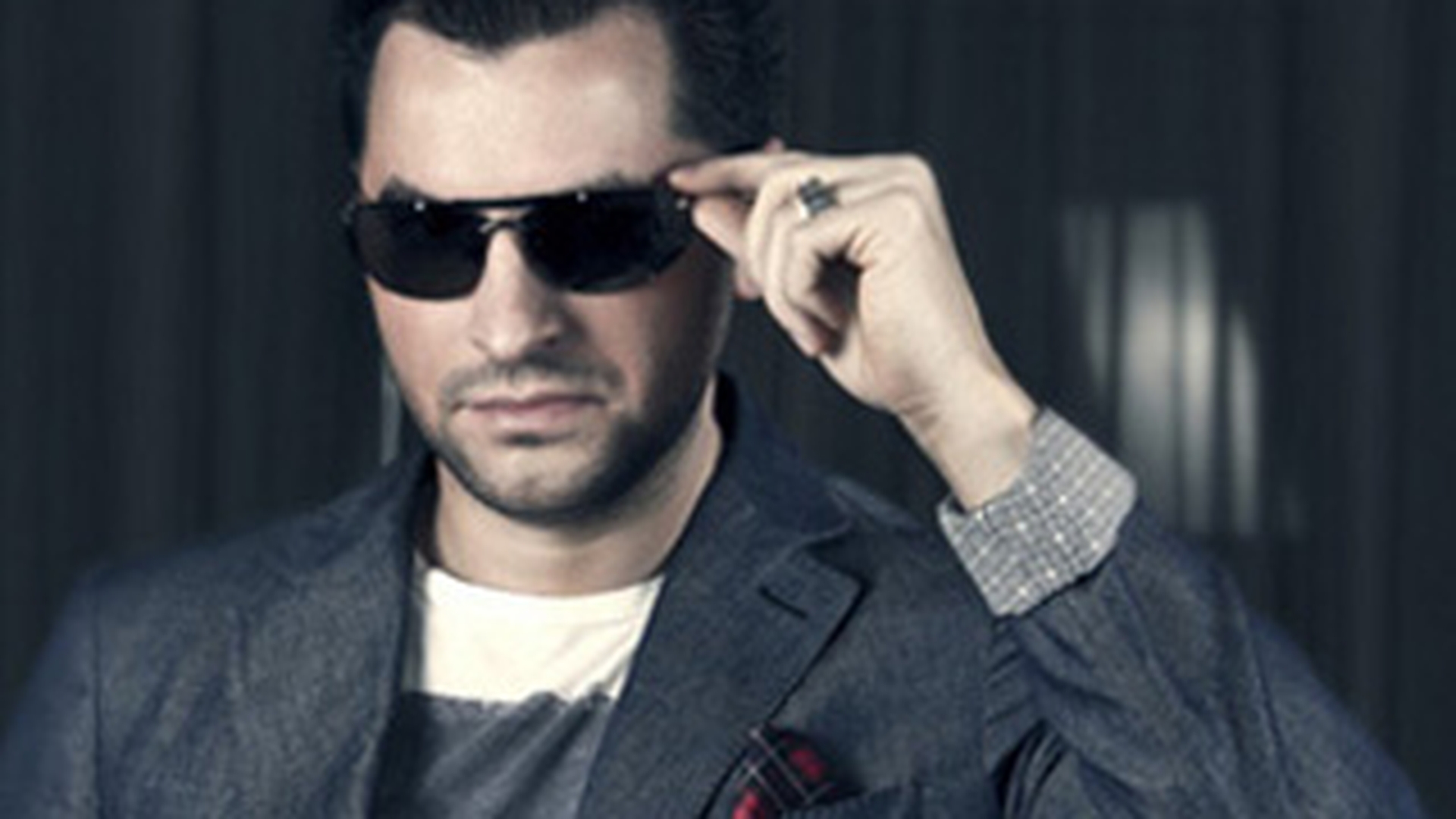 VIDEO Bob Taylor se rasfata pe iahturi si elicoptere in ultimul sau videoclip!