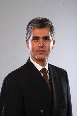 Fostul candidat la președinție Eduard Manole a fost chemat în judecată de soție