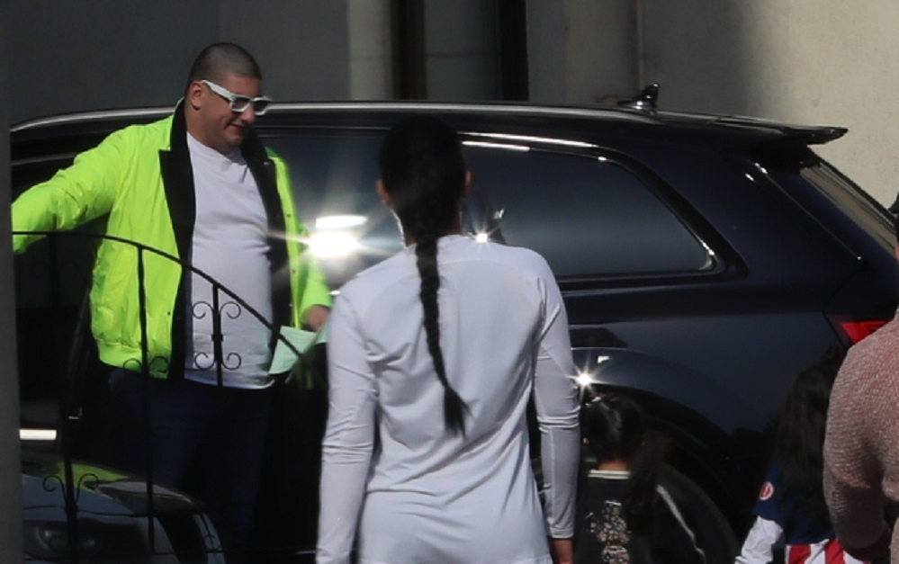 Gabriel Oprea Jr. se apără în scandalul cu Mihaela Nunweiller. “Realitatea este cu totul alta. Are două mașini și un loc de parcare!” Ce acuză îi aduce fiul fostului ministru al Apărării și Internelor