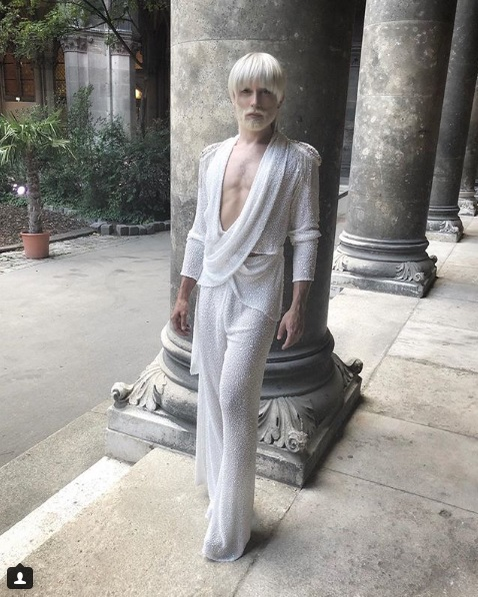 Conchita Wurst și-a schimbat look-ul radical și și-a pus extensii. Nu o recunoști pe câștigătoarea “Eurovision” 2014