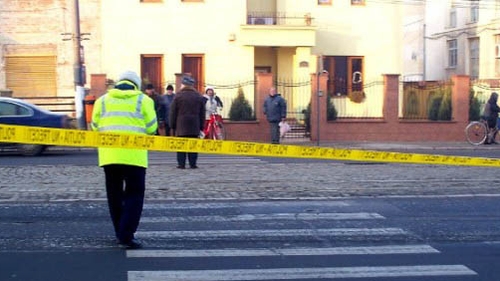 Un cantaret de muzica populara de la noi a dat cu masina peste un copil de cinci ani. Politistii au deschis dosar penal