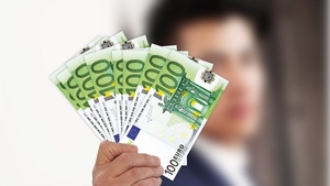 Se dau 200 de euro pentru elevi de la stat! Atenție, termenul este 12 noiembrie