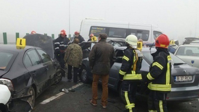 Accident de proportii pe A2! 11 autoturisme sunt implicate