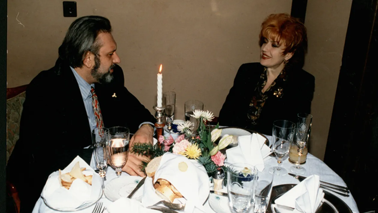 Corina Chiriac poarta aceeasi pereche de cercei de aproape 30 de ani. Nu se dezlipeste nici cand doarme de bijuteriile norocoase