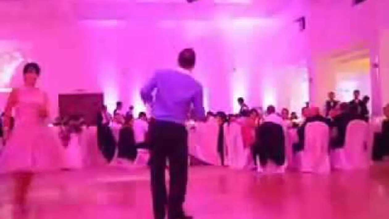 Gigi Becali a făcut show la nunta lui Costa Sponte! A urcat pe scenă şi a cântat