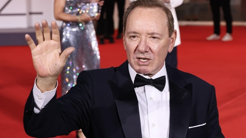 Fostul prinț al Hollywood-ului rupe tăcerea după ce s-a aflat că a rămas fără casă: ”Mii de oameni m-au contactat să-mi ofere adăpost”