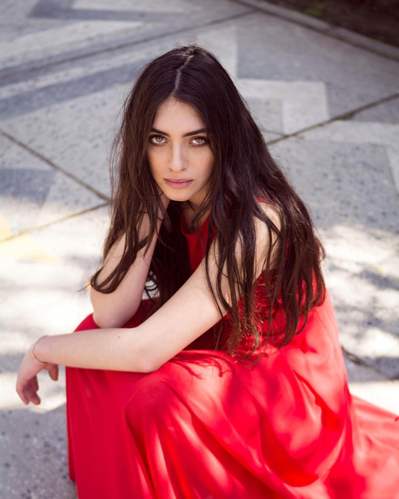 Alexandra Vernea este o tânără super-sexy