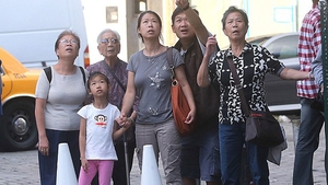 Sa-i dea Dumnezeu sanatate celui care a proiectat toaletele in acest zgarienori din China! De jos se vede totul in baia femeilor - Uite imaginile necenzurate