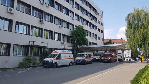 Spitalul din România în care un pacient a fost obligat să-și cumpere pernă: „După ce aștepți ore în șir la urgență, pe scaun...”