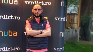Andrei Versace se dă mare pe banii altora! ”Regele Fiţelor” a fost prins cu mâţa-n sac