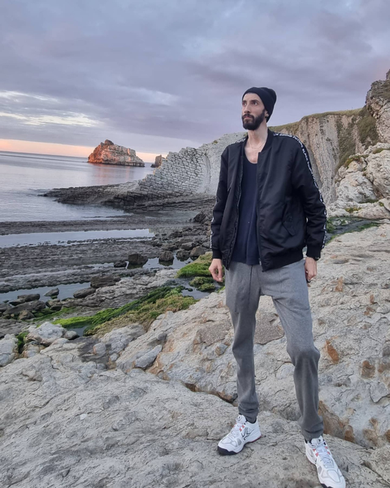 Satîru Alexandru Antoniu este cel mai înalt actor din România