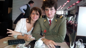 Victoraş Micula strică planurile familiei şi se logodeşte cu o fată modestă! Mai sunt şi alte perechi de "prinţi şi Cenuşărese"