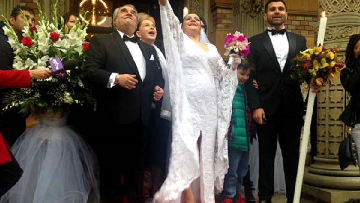 Ce meniu sofisticat a avut Cornelia Catanga, la nunta cu Aurel Pădureanu. Invitații au fost ospătați ca în basme