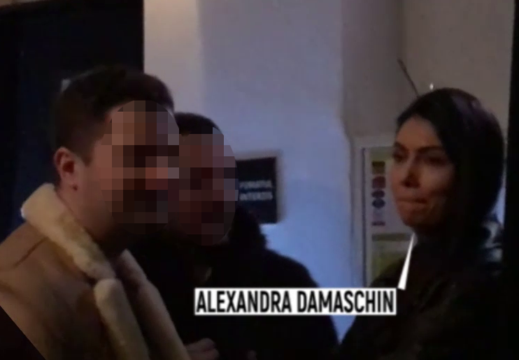 Alexandra Damaschin, iubita lui Dodel, s-a distrat la maximum în LOFT. Nu, însă, cu partenerul fotbalist