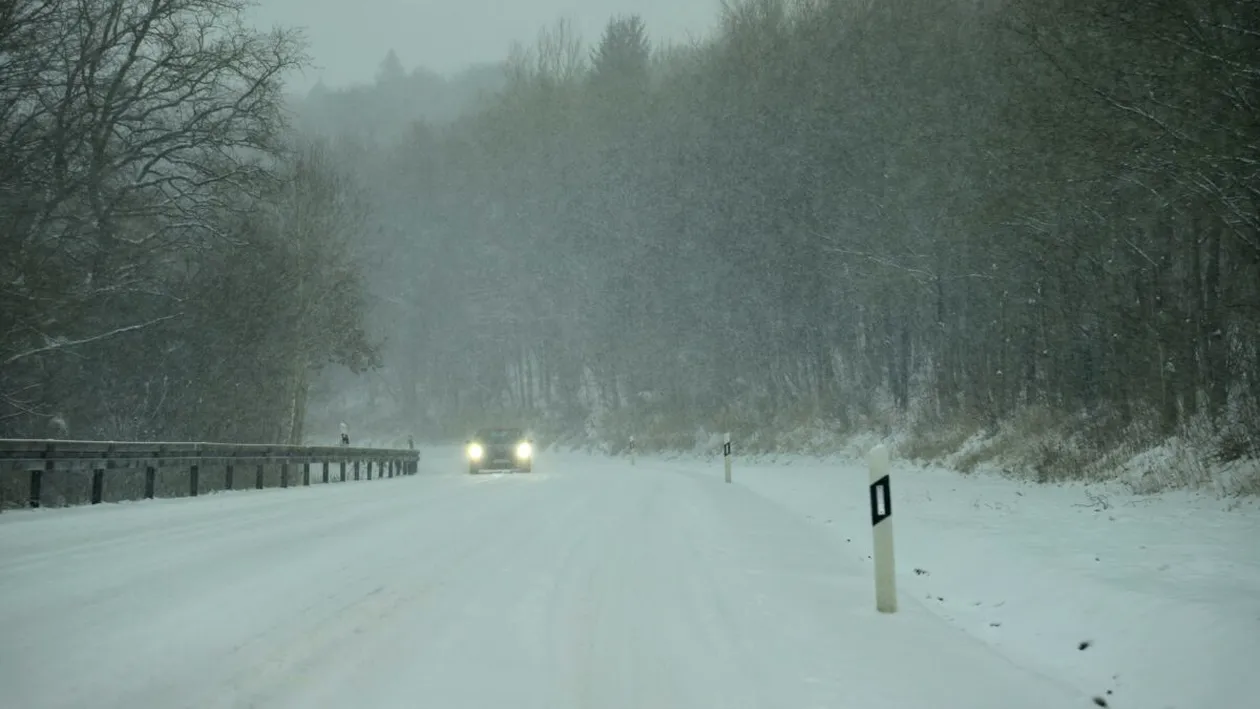 Prognoza meteo azi, 24 februarie 2026. Precipitații mixte în Oltenia: iarna târzie își face simțită prezența