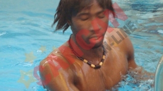 S-au aruncat in piscina lui Traore