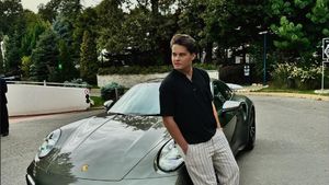 Cum se lăuda Selly că reuşeşte să rămână cu permisul în buzunar? Vloggerul a rămas pieton, după ce a circulat cu o viteză uriaşă