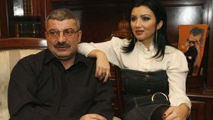 S-a aflat! Ce salariu URIAS are Adriana Bahmuteanu si cum o face PRAF Prigoana: "Pupaza nenorocita, ai venit sa-mi iei banii"