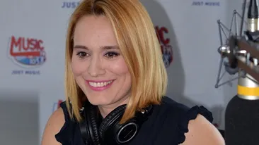 Nu INTRA!!!I-a cucerit pe toti atunci cand a iesit imbracata asa pe strada! Ce vedeta s-a imbracat cel mai bine in 2015!