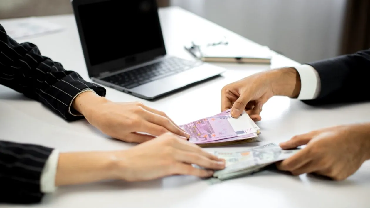 Salariile nu vor mai fi secrete din iunie 2026. Și modul în care angajații sunt recrutați se va schimba