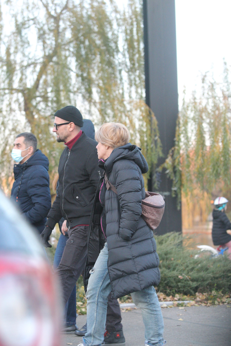 Oreste, la plimbare prin parcul Herăstrău alături de soția lui
