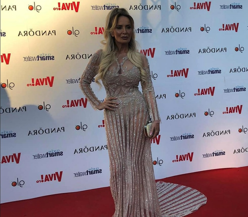 Bianca Drăgușanu, apariție mega-sexy la petrecerea VIVA! Cu cine a venit de mână