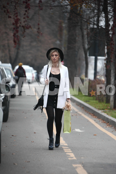 Andreea Bălan e o ”mămică slim fit”! Şi-a revenit fantastic la o lună după ce a născut!
