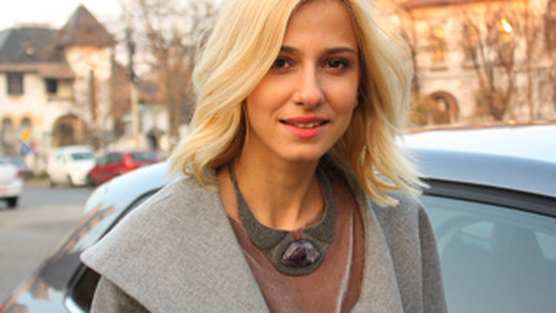 Dana Rogoz: "Nu pot sa plec in weekend cu mai putin de trei perechi de pantofi"