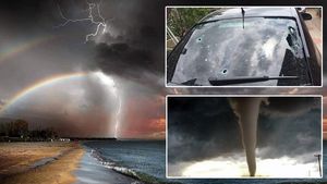 ANM a schimbat prognoza! Fenomene meteo periculoase. Românii sunt sfătuiți să se adăpostească
