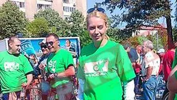 Daciana Sarbu a traversat Timisoara pe bicicleta