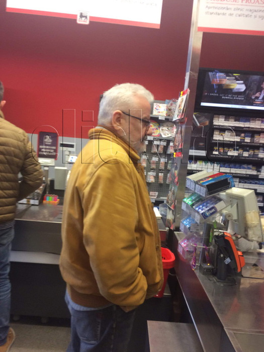 Zici că e Moș Crăciun! Irinel Columbeanu și-a lăsat barbă și părul lung