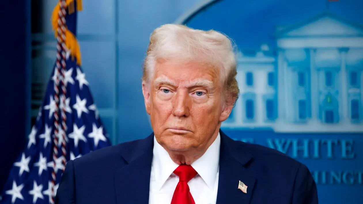 Donald Trump dă o nouă LOVITURĂ Chinei. Președintele american a anunțat că taxele pentru produsele chinezești cresc la 104%!