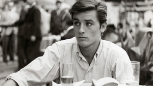 Trauma lui Alain Delon. Mama l-a lăsat la casa de copii