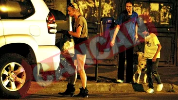 Sotia lui Marcel Pavel se consoleaza in compania catelului