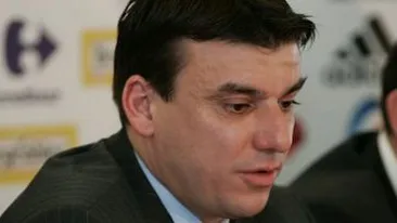 Surprins intr-o postura mai putin obisnuita. Ce a putut sa faca Daniel Prodan de fata cu sotia lui!