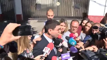 Valentina Pelinel s-a aruncat în brațele lui Cristi Borcea și l-a sărutat! Fostul acționar al lui Dinamo a fost eliberat condiționat