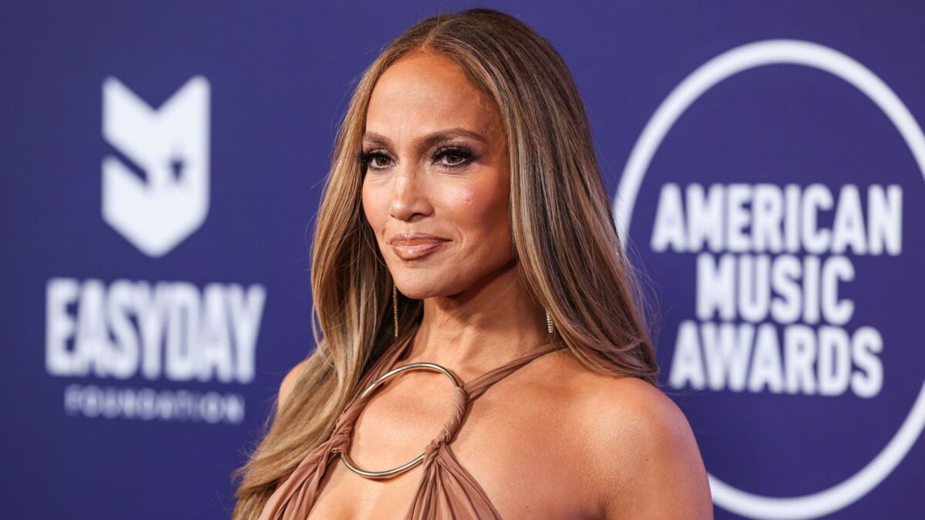 Jennifer Lopez a încins atmosfera din Las Vegas într-o ținută extrem de minusculă! Fanii au făcut ochii cât cepele!