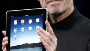 Apple costa de doua ori mai mult decat Romania! Compania a fost listata la bursa cu 400 de miliarde de dolari, PIB-ul Romaniei valoreaza 160 de miliarde