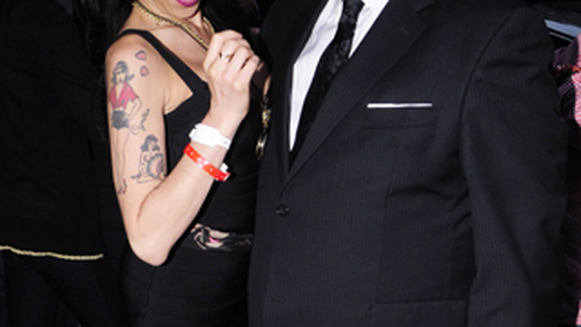 Un britanic a "furat" domeniul de net al Fundatiei "Amy Winehouse"