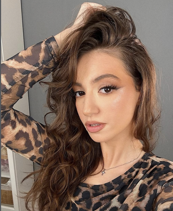 Cum arată astăzi Elena Hasna, vocea care a uimit la Next Star! Are 24 de ani și nu o mai recunoști