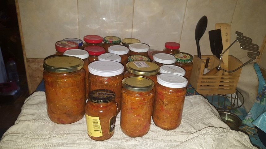 Deea Maxer le-a arătat tuturor cum şi-a cucerit soţul. A intrat în bucătărie, s-a pus pe treabă şi… Puţine femei sunt capabile să facă aşa ceva