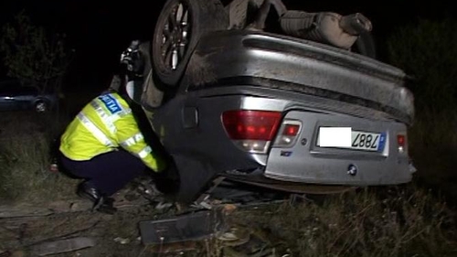 Medicii de la Spitalul Universitar din Capitala se straduiesc sa ii tina in viata. Doi tineri raniti in accidentul de la Tulcea sunt in coma