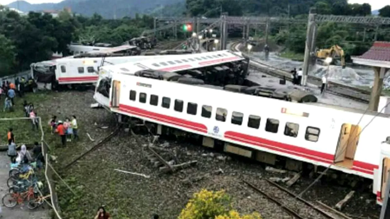 Tragedie feroviară în Taiwan! Zeci de morți și răniți