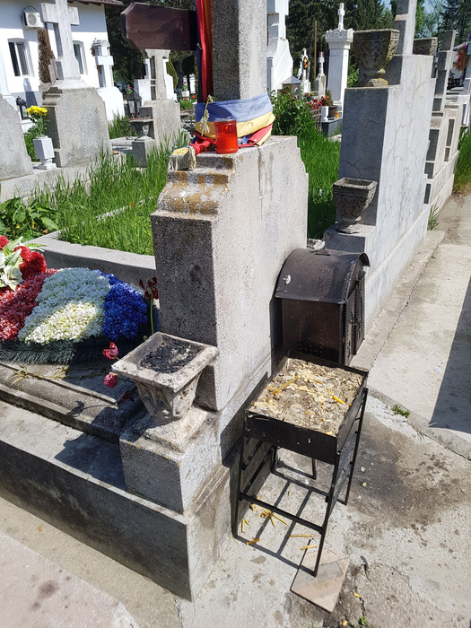 Mormântul Stelei Popescu, în ajunul Învierii