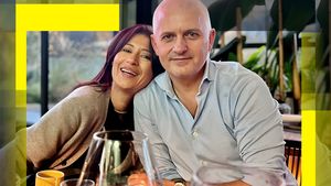 A cerut-o de soție după 20 de ani, iar ea a acceptat! Virgil Ianțu (53 ani) & mama fiicei lui (50 ani) au decis să se căsătorească în secret!
