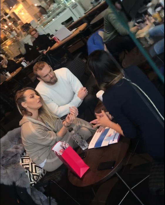 Flavia și Marius în mall